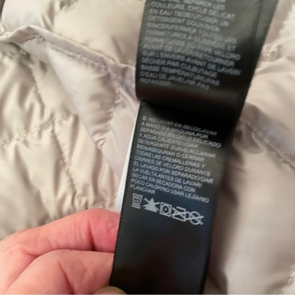 The North Face Women's
ThermoBall Eco Snap Jacket-Size Medium-Dove Grey Camo - Picture 12 of 15